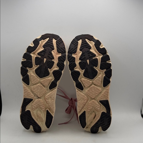 Hoka Arahi 8 women’s 8.5 Cream and Pink Athletic Shoes S3 - Picture 5 of 6